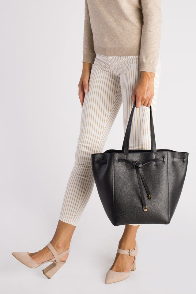DEMETER BLACK